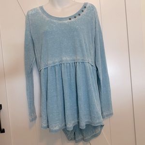 Women's Size Large June and Delancey Long Sleeve Flowy Top Blouse